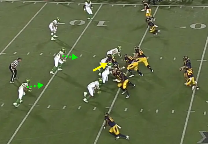 Linebacker Technique Freshman Keith Simms Attacks the Blocks Correctly