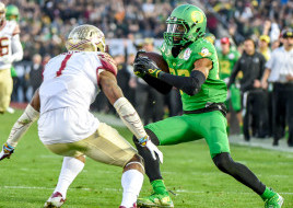 Darren Carrington working in space against Florida State.